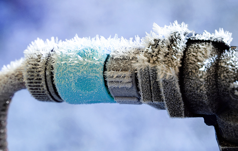 How to Care for Hydraulic Hoses During Harsh Canadian Winters